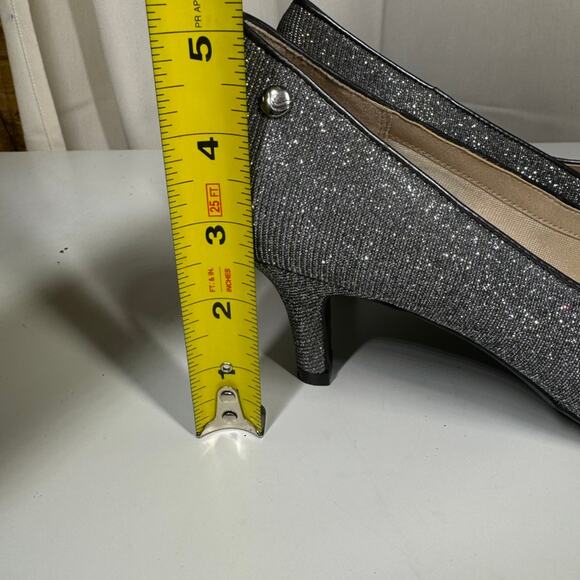 LifeStride Parigi Silver Glitter Heels Size 7.5M Dress Pumps Soft System - Picture 11 of 11